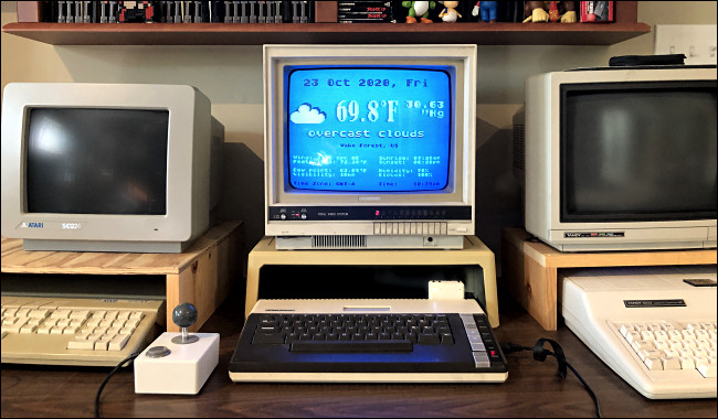 Une prévision météo sur un écran d'ordinateur Atari 800XL. 