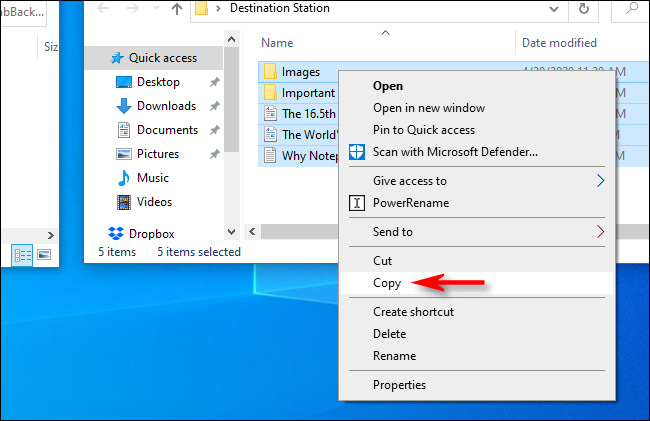 In the source window, right-click the file selection and select "Copy" from the pop-up menu in Windows 10.