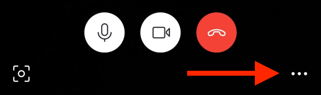 Stuknij przycisk menu na ekranie połączenia w systemie Android