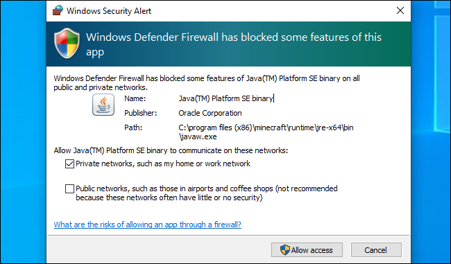 Alert zabezpieczeń programu Windows Defender w systemie Windows 10.